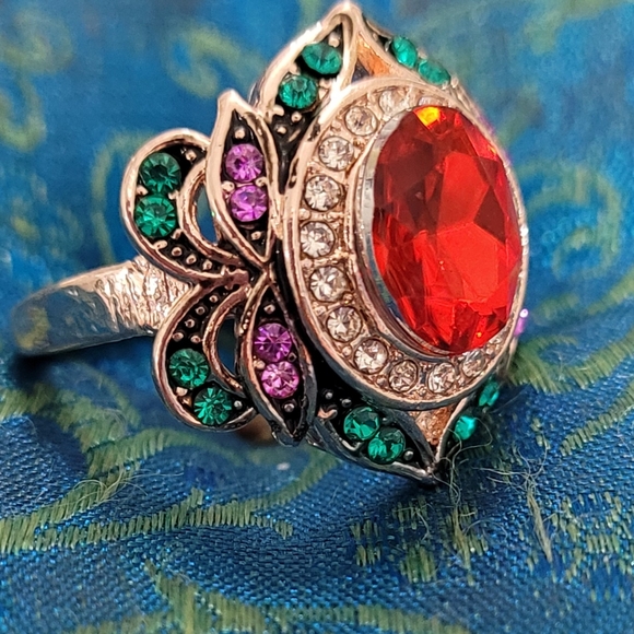 Exquisite Noble Flower Ring - Picture 2 of 7